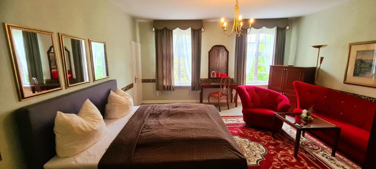 Historisches Hotel Zum Schwan Bad Karlshafen Esterno foto
